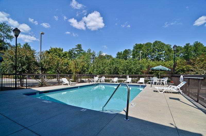 Quality Inn & Suites Atlanta Stone Mountain Exterior foto