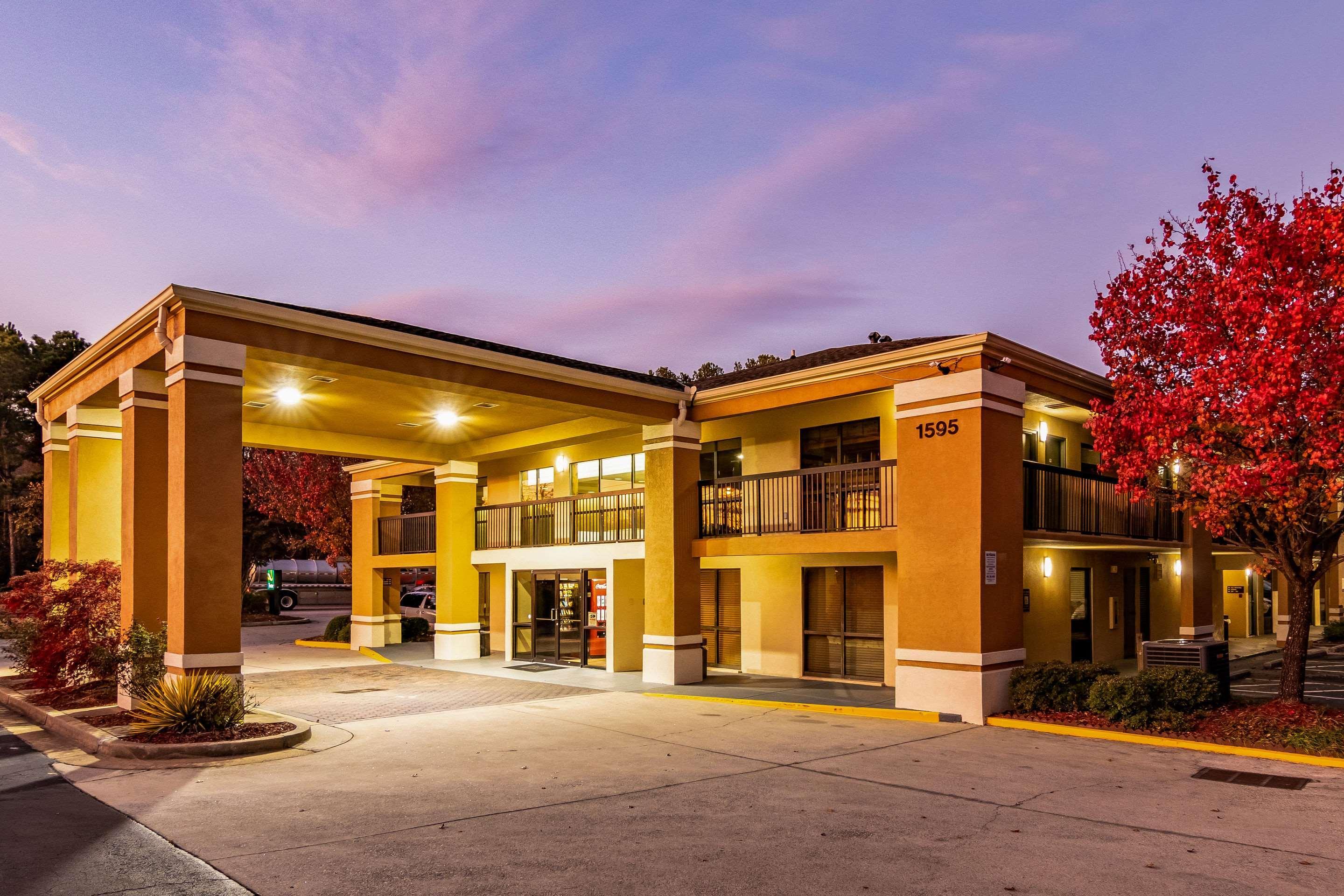 Quality Inn & Suites Atlanta Stone Mountain Exterior foto