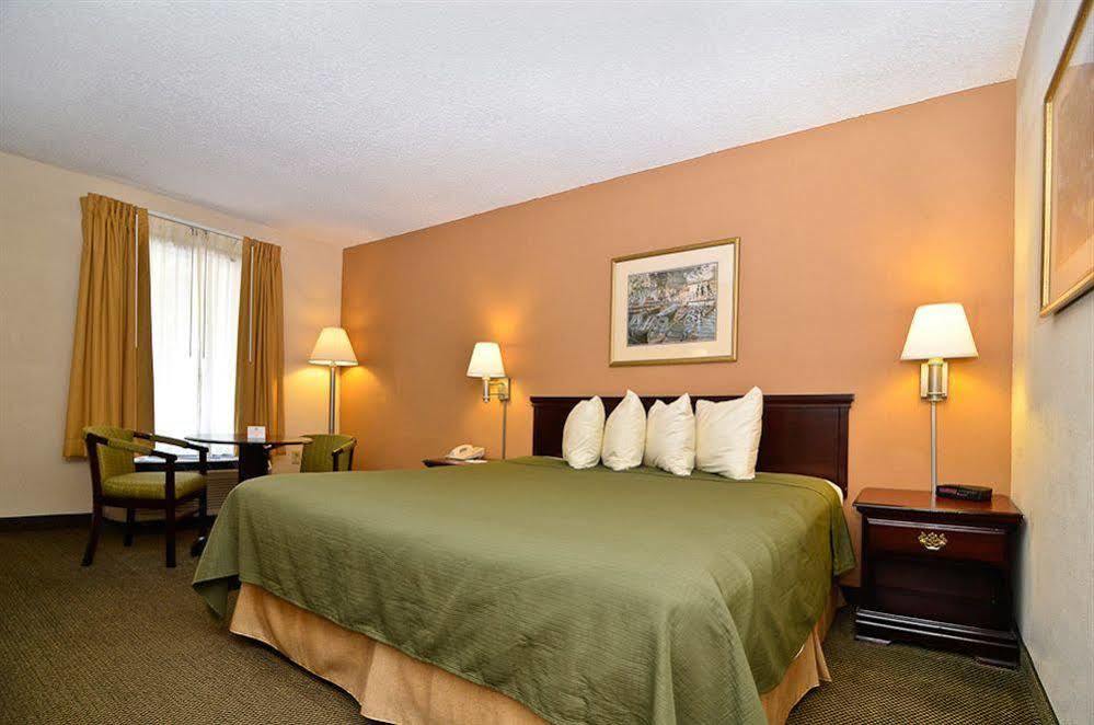 Quality Inn & Suites Atlanta Stone Mountain Exterior foto